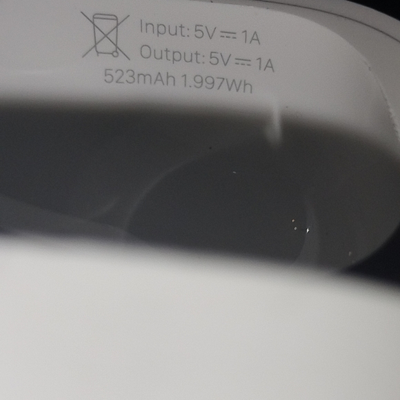 AirPods Pro 2nd Generation Charging Case *only* - Picture 5 of 8